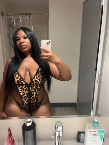 San Francisco Incall Only Massage — Des (5'2", C cup, 40" ass) - 1