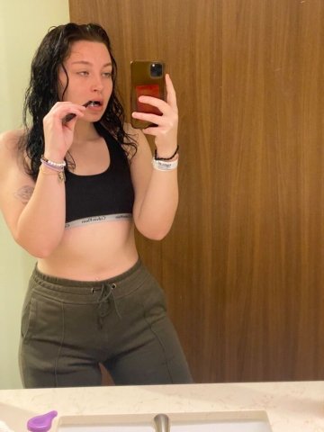 St. Louis Independent Female Escort — Massage with Happy Ending (Respectful Men Only, 33) - 1