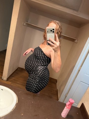 Pregnant Redhead Female Escort — Tight Wet Pregnant Pussy - 1
