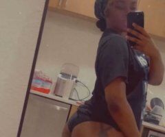 Milwaukee Chocolate-Bar Style Escort — Outcalls/Incalls for Dinner Dates - Image 7