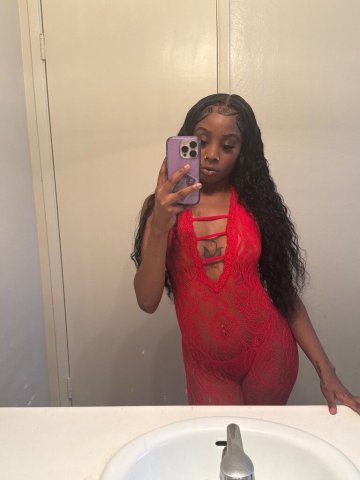 Denver Female Escort — Outcalls With FaceTime Verification - 1