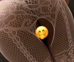Petite escort with a soft, juicy backside - Image 4
