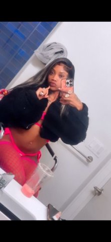 Minneapolis-St. Paul Female Escort — 2-girl facetime only - 1