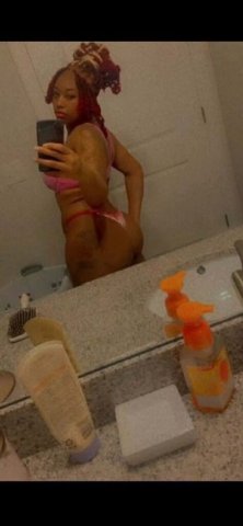 Florence Thick & Curvy Female Escort — Outcalls, verified discreet visits, FaceTime screening - 1