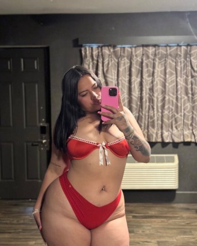 Westchester Female Escort — Colombian woman for conversation and play - 1