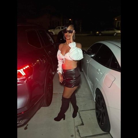 Long Beach Female Escort — In-calls only (10–220) - 1