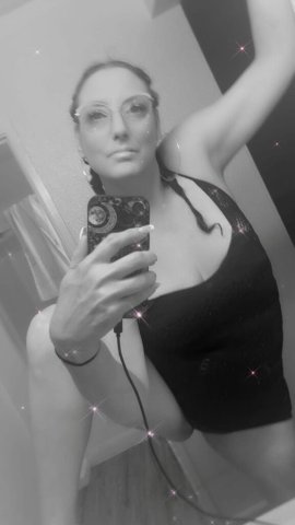 Sacramento CA Room Money Help — 420 Friendly Female Escort (BJ + Oral) - 1