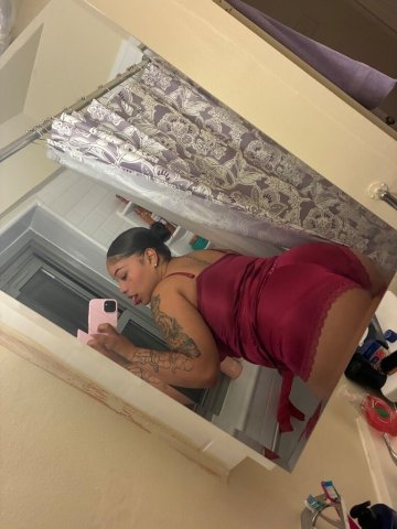 North Jersey Fun-Sized Puerto Rican Female Escort — Outcall & Feet Content - 1
