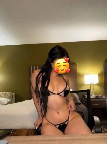 Hermosa Latina Papi — 27, Charleston SC - 1