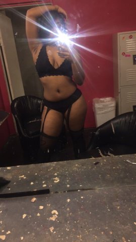 Waterloo, IA Full-Figured Female Escort — Fetishes, Role Play & Toy Play (Outcall) - 1