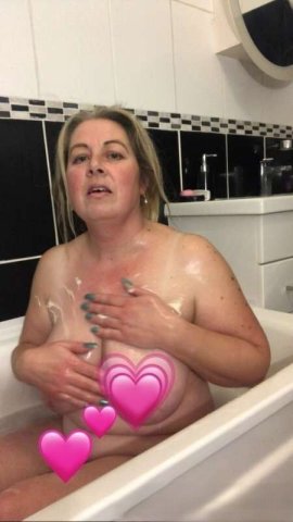 Show Low, AZ Older Female Escort for GFE, Nuru, Massage & Car Fun - 1