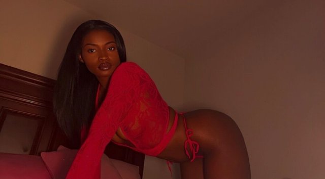 Springfield Female Escort — Outcall service (Greek, FBSM, fetish-friendly) - 1
