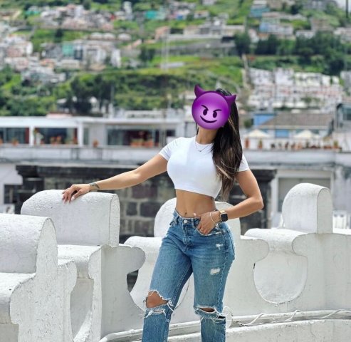 Deliciosa Colombiana Caliente  - 25 - 1