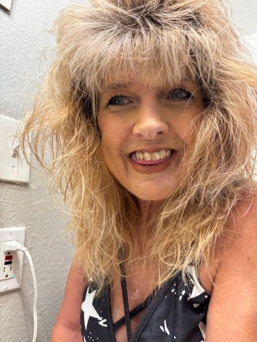 Phoenix Older Gentlemen Date (49) — Female Escort - 1