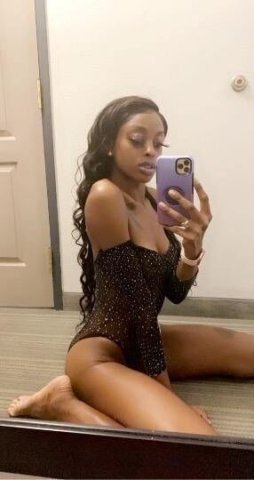 Tampa Independent Female Escort — Incall, Outcall & Drives Herself - 1