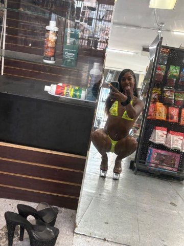 Bakersfield CA Fantasy Girl Star (19) — Escort for Incall/Outcall - 1