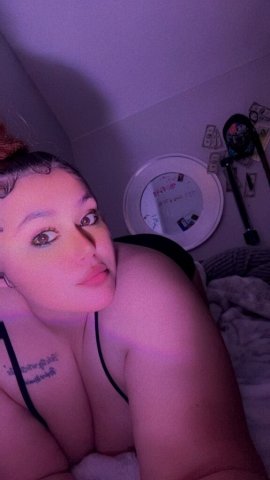 Pregnant Hawaiian Curvy Bombshell - Valley-leaning 22 - 1