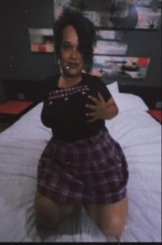 Roxie (27) — Private Incall Massage Room (San Luis Obispo) - 1