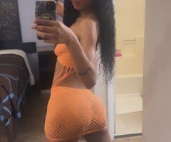 Petite Light-Skinned Head Doctor Escort — Discreet Snapchat Verification - Image 6