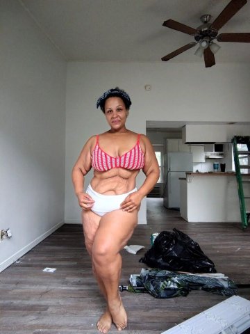 HMU 30 — Pensacola Female Escort (Incall only) - 1