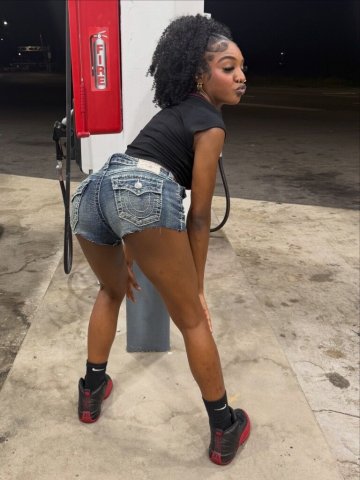 Female Escort in Fayetteville, NC — In-call Comfort - 1