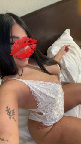 Sexy Latina Female Escort in Omaha — Home delivery in a safe, comfy setup - 1