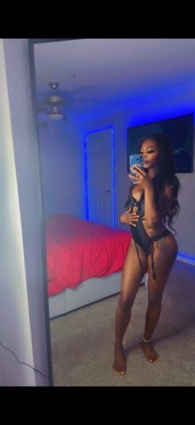 Skylaa The Playgirl — Creamy Squirting Pussy + Facetime - 1