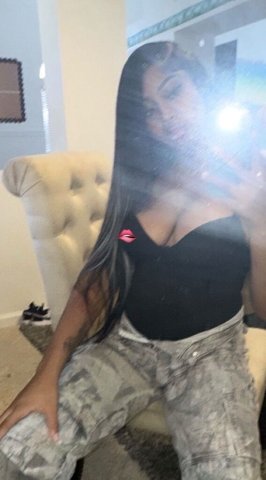 Sacramento Petite Female Escort — In-Call & Out-Call - 1