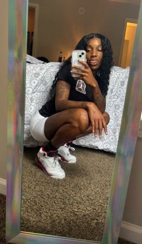 Western Illinois Female Escort — Incall or Outcall Car Fun - 1