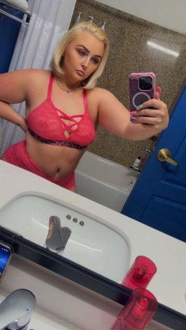 Pittsburgh Female Escort — In/Outcalls, Foot Job & Feet Fetish - 1