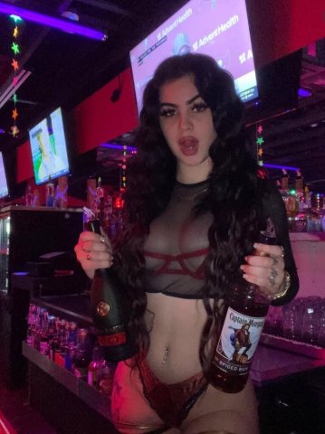 Beaumont Downtown Female Escort — Dinner Dates, NFL/NBA, Weddings - 1