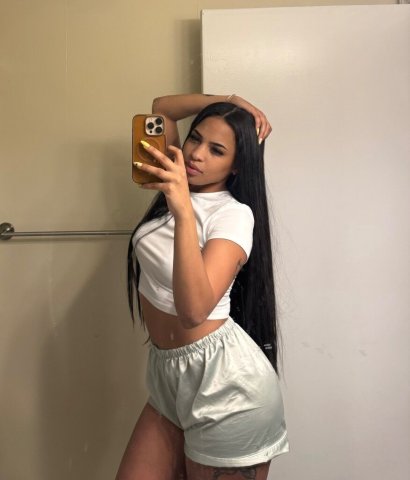 Dominicana 26 – Female Escort (English & Spanish) - 1