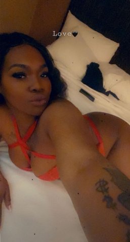 Fantasy party-friendly escort — discreet and all about you - 1