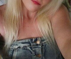 Greensboro escorts - Greensboro NC Female Escort — Flirty teasing and curvy vibes