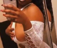 Sacramento escorts - Sacramento Female Escort — In-Call, Car Dates & Throat Goat