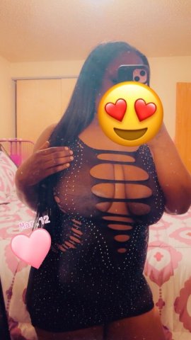 Milwaukee WI Escort — Creamy Cummer 32, 5'4 Chocolate Playmate - 1