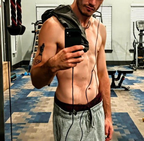 24 yo hosting and available now! $40 - 1