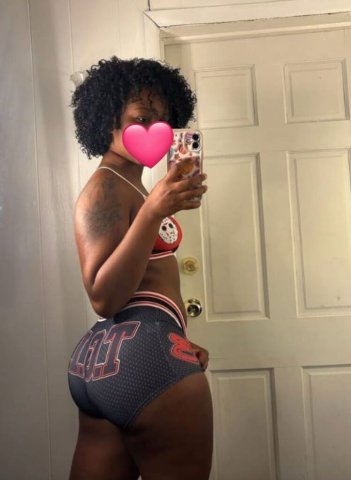 Orlando Curvy Female Escort — Chocolate & Coconut Look - 1