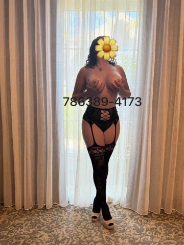 Latina caliente en Ventura (lencería y tacones) — fotos reales y recientes - 1