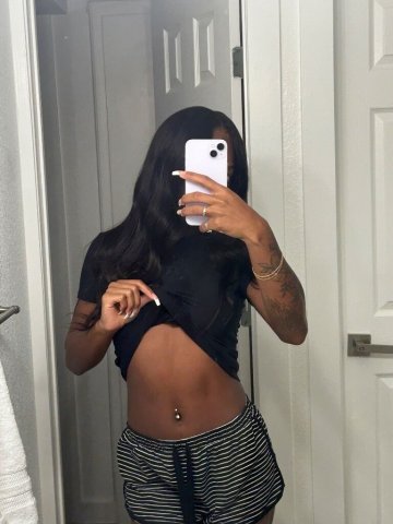 Kelli — Petite Female Escort in Killeen, TX (Outcalls Only) - 1