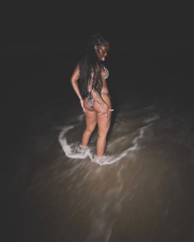 Las Vegas Female Escort — Car Play & Outcalls - 1