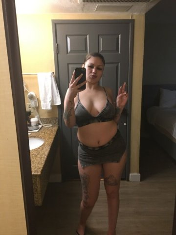 Outcall-only Female Escort (Petite) — Long Beach CA • Facetime/Content - 1