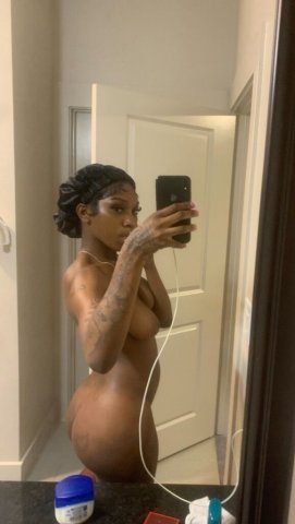 Independent Houston Escort — Incall & Outcall (18+) - 1