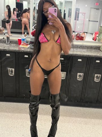 Female Escort in Quad Cities, Iowa — $100 every 10 mins - 1