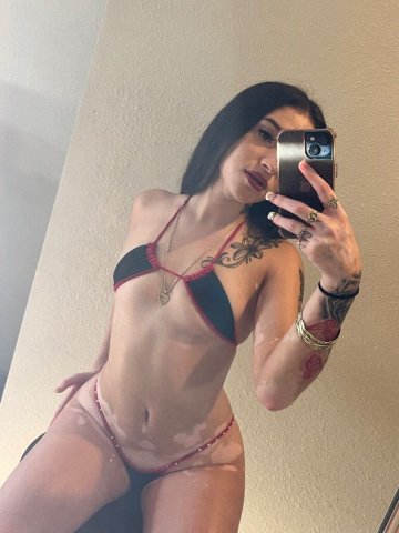 Petite Latina Female Escort — arriving to Bellingham, WA - 1