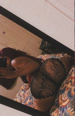 Bakersfield CA Female Escort — Spermk Friendly, Incall/Outcall Availability - 1