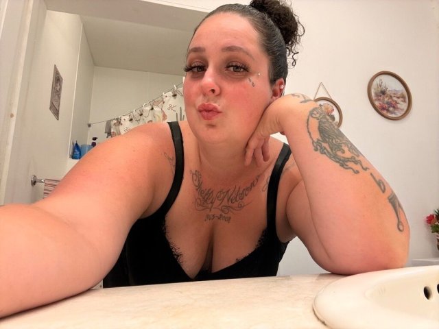 Discreet Cincinnati Incalls — Thick Ass, Juicy Titties, Wet Pussy - 1