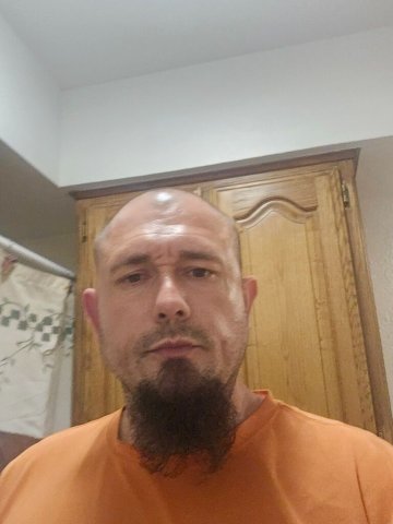 lookin for cd,ts,sissy,femm,or twink for pleasure - 1