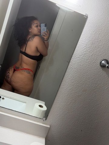 Dallas MILF Escort — 2 Girl Special + Facetime Shows - 1