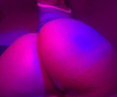 Newest Bombshell 💦 - Image 3